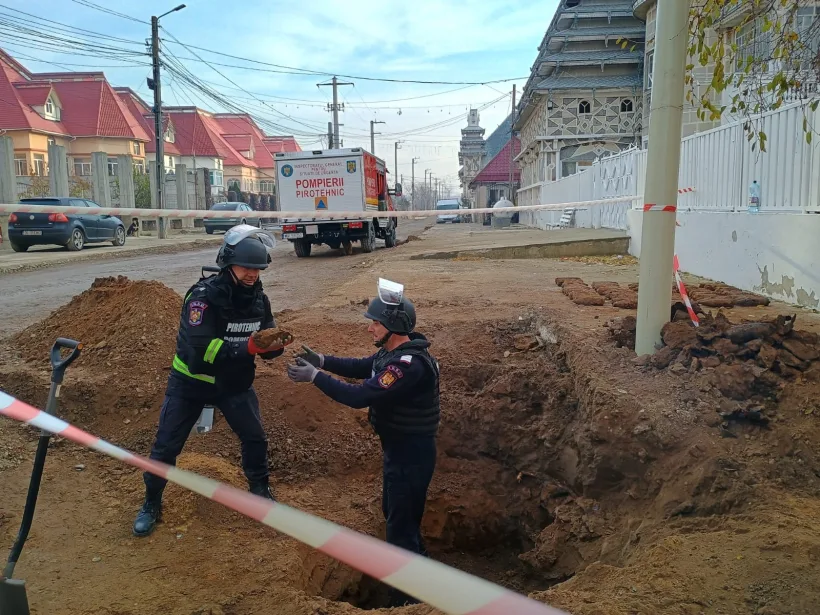 Ce au descoperit muncitorii care asfaltau un drum din județul Galați