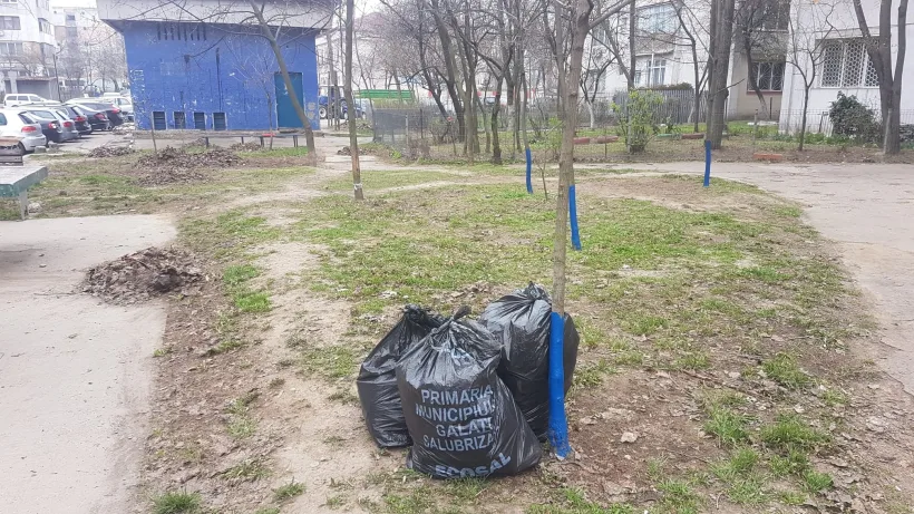 Ecosal distribuie saci pentru colectarea deșeurilor reciclabile