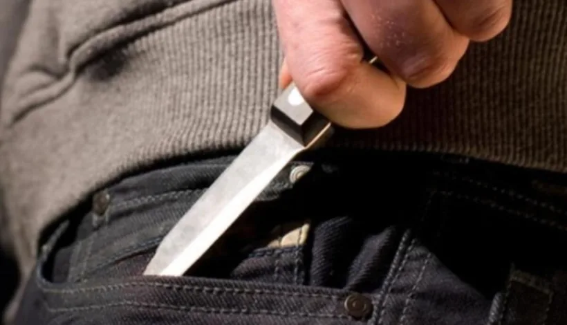 Agresiune în stradă, la Galați: doi adolescenți au amenințat patru copii