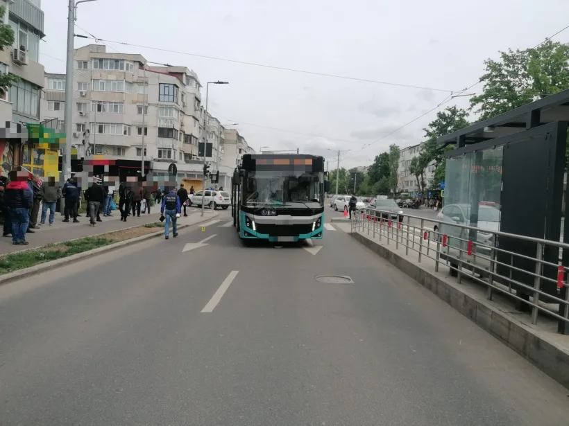 Trei femei lovite de un autobuz, pe o stradă din Galați