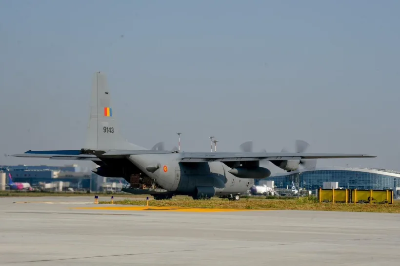 Aeronave ale Forțelor Aeriene Române intervin pentru stingerea incendiilor din Macedonia de Nord