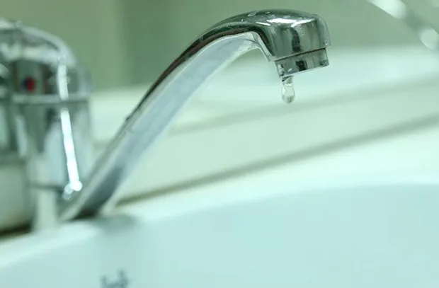 În plină pandemie și caniculă, zeci de mii de gălățeni au rămas fără apă potabilă. Explicațiile operatorului de apă