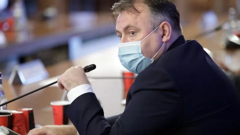 Nelu Tătaru:"În a doua jumătate a lunii august vă vom spune exact cum se va deschide şcoala"