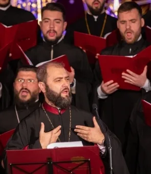 A fost lansat colindul anului "Dormi, Iisuse", în interpretarea Grupului Psaltic "Tronos" al Patriarhiei Române