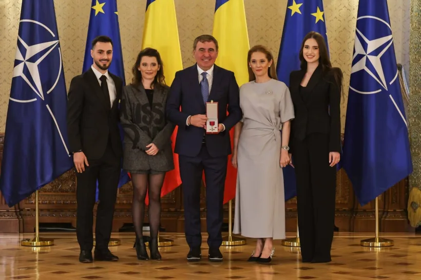 Președintele interimar al României, Ilie Bolojan l-a decorat pe Gheorghe Hagi cu „Steaua României” în grad de cavaler