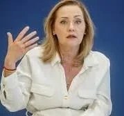 Elena Lasconi vrea să dea în judecată gaşca USR care vrea să o elimine din cursa prezidenţială