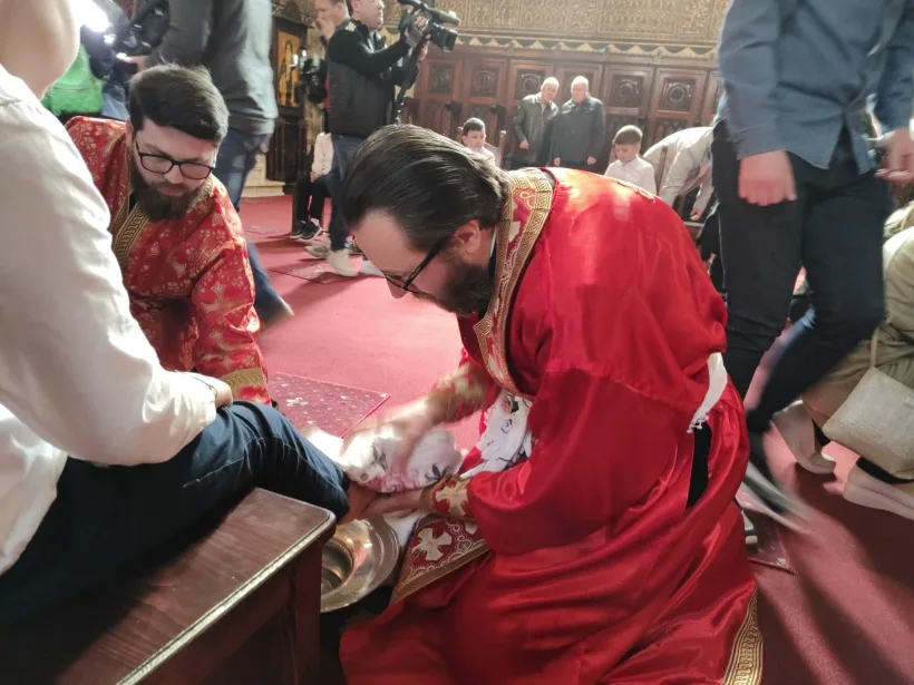 Ritual emoționant în Joia Mare, la Catedrala din Galați