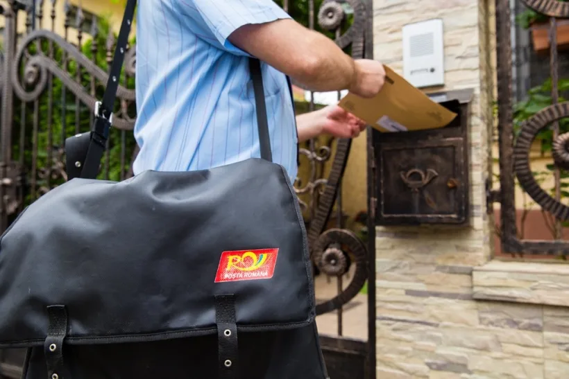 Poșta Română a anunțat când vor fi distribuite pensiile aferente lunii mai