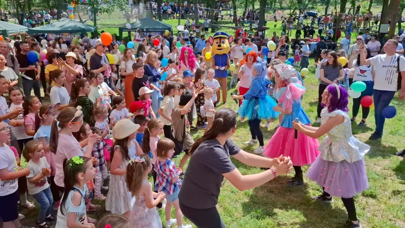 Ziua Copilului, la „AventuraFest”. EscapeLand. Peste 5.000 de participanți la petrecerea din Pădurea Gârboavele
