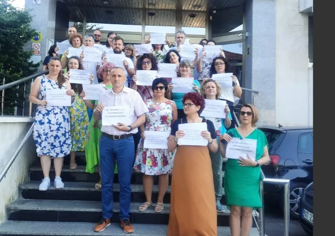 Măsurile de austeritate scot oamenii în stradă. Proteste ale sindicatelor din sănătate, educație și agricultură