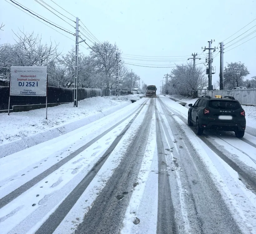 Costel Fotea: Utilajele de deszăpezire, în teren în Poiana și Buciumeni, după primele ninsori