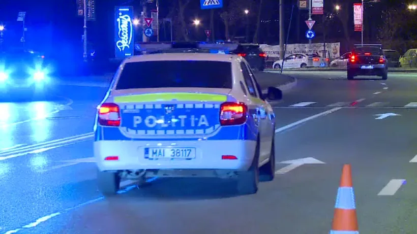 A invocat o „misiune” și a refuzat să oprească la semnalul poliției: pompier voluntar, amendat și lăsat fără permis
