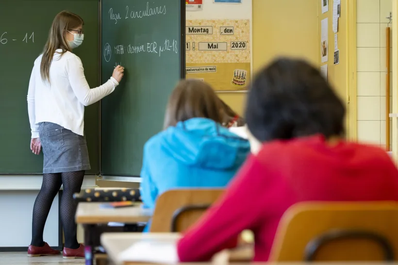 Tătaru anunță reguli noi pentru profesorii care prezintă risc la coronavirus