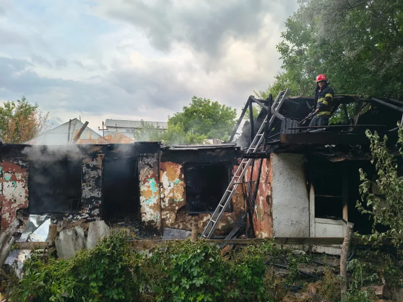Sfârșit tragic pentru o femeie din județul Galați: casa i-a fost cuprinsă de flăcări