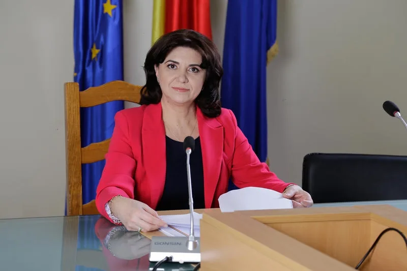 Bacalaureatul și evaluarea națională ar putea avea loc în iulie, fără materia din semestrul 2