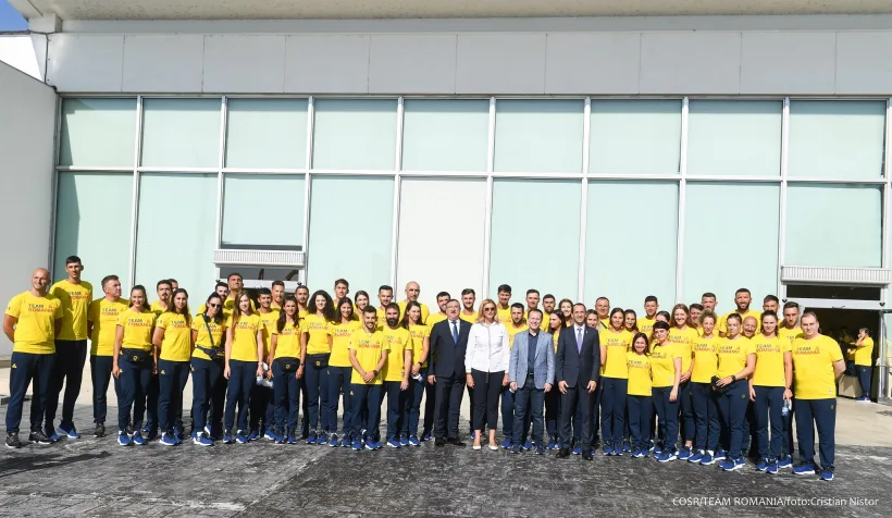 Primul grup de sportivi români a decolat spre Tokyo