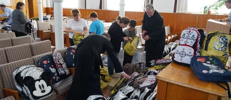 Ghiozdane și rechizite pentru 4.000 de copii, oferite de Arhiepiscopia Dunării de Jos