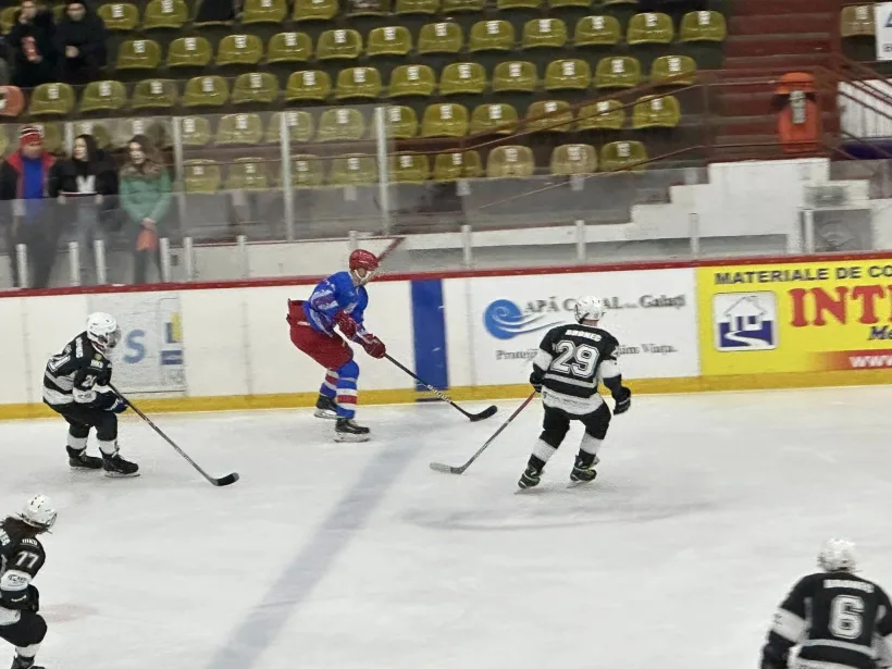 Hocheiştii de la CSM Galaţi au revenit pe loc de play-off în LNH