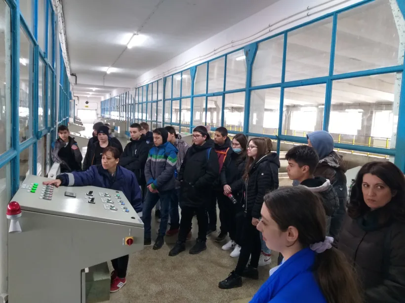 Elevi în „Săptămâna Verde”, la Apă Canal
