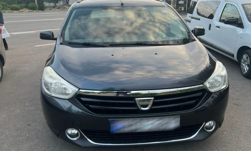 Autoturism furat din Franța, oprit din drumul spre Moldova