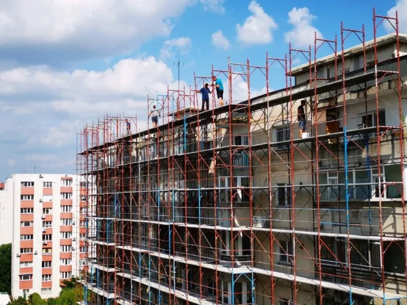 Mai multe firme de construcții din Galați, sancționate de inspectorii de muncă
