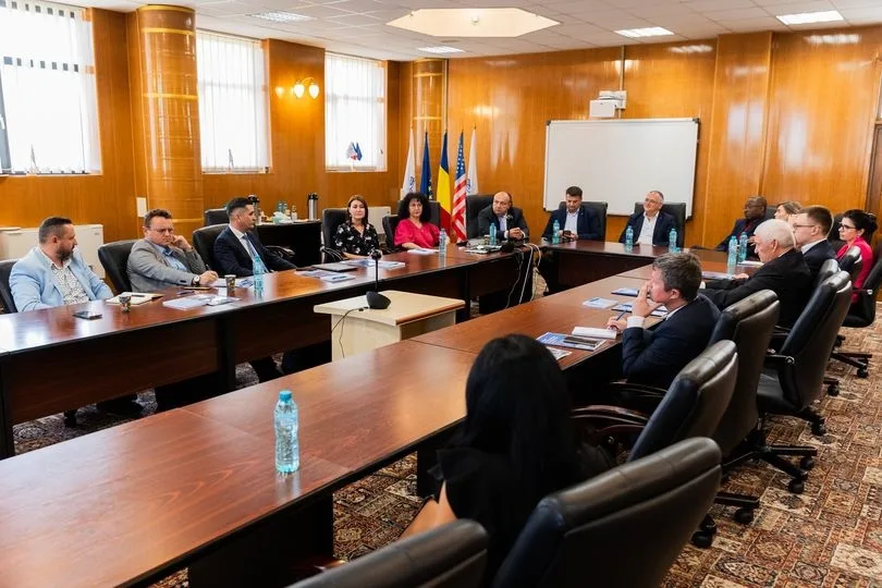 Și rectorii din mediul universitar privat, de pe ambele maluri ale Prutului, s-au reunit la Galați