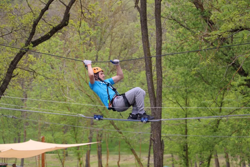 Parcul de Aventură din Pădurea Gârboavele. Weekendul 27-29 octombrie, ultima doză de adrenalină din acest an