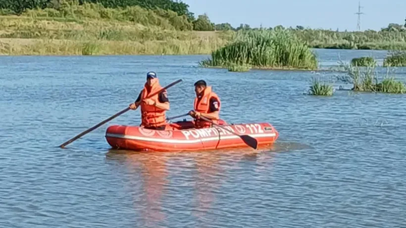 Misiune dificilă pe Siret. Un adolescent de 16 ani este căutat de scafandri din trei județe